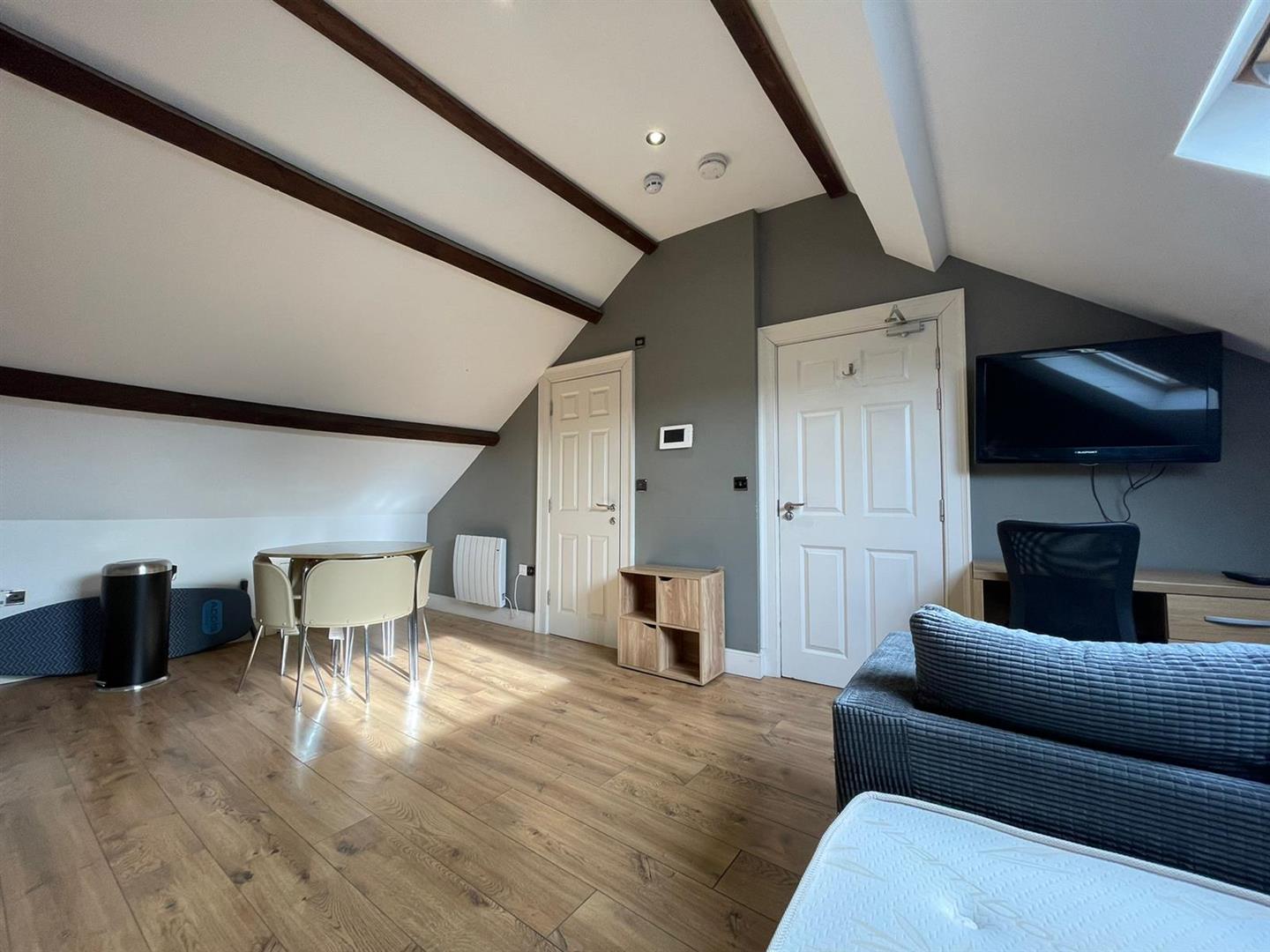 Flat 10, 127 St. Leonards Gate, Lancaster, LA1 1NL